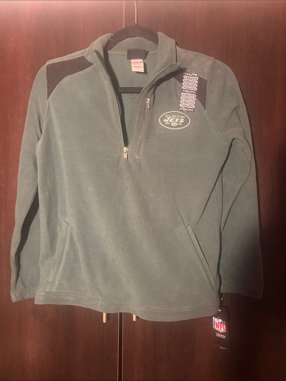 NFLYourh Green Half-Zip Fleece Pullover with Jets Logo medium Brand new